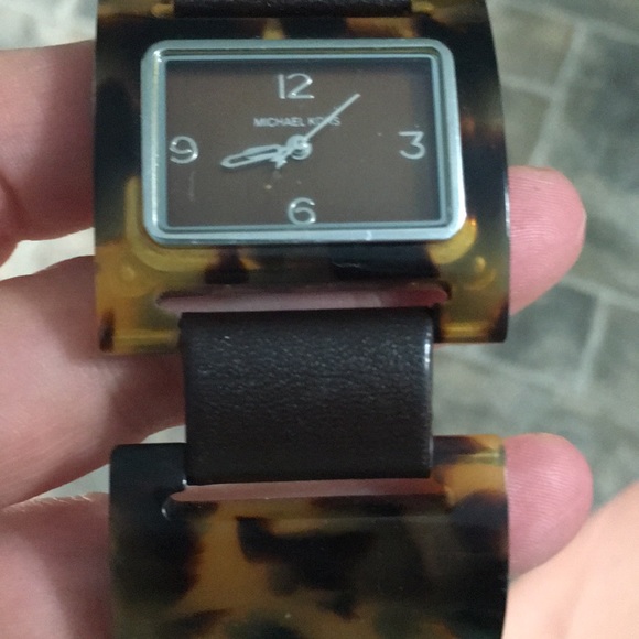 Michael Kors tort watch - Picture 6 of 7